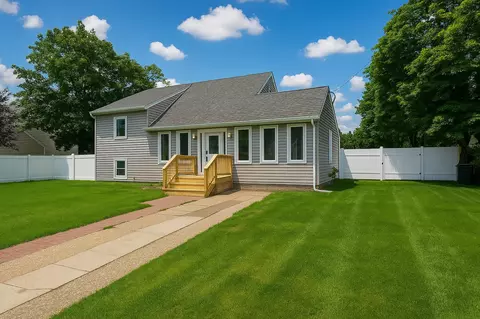 133 Adams St E, East Islip, NY 11730