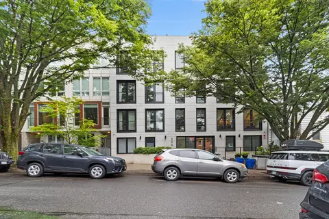 334 22nd St #2B, Brooklyn, NY 11215