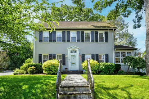 170 Hillcrest Ave, North Hempstead, NY 11030