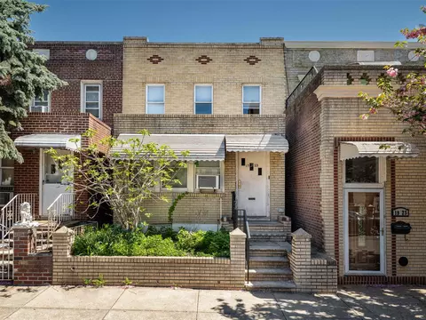 19-23 23rd Rd, Astoria, NY 11105