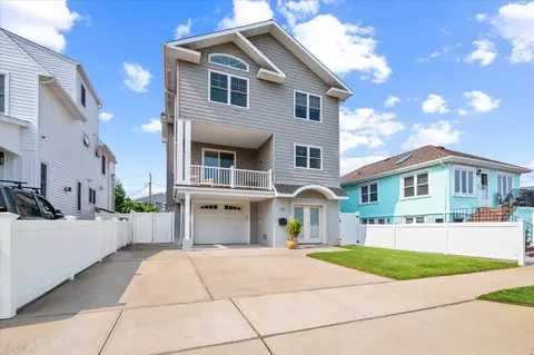 545 E Fulton St, Long Beach, NY 11561