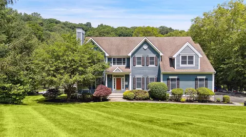 64 Lambert Rdg, Lewisboro, NY 10518