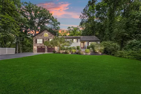 24 Maloney Dr, Wappingers Falls, NY 12590