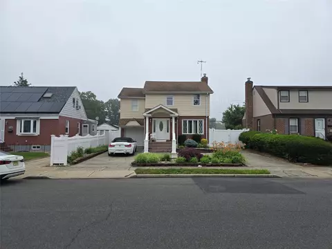 92 Norfeld Blvd, Elmont, NY 11003