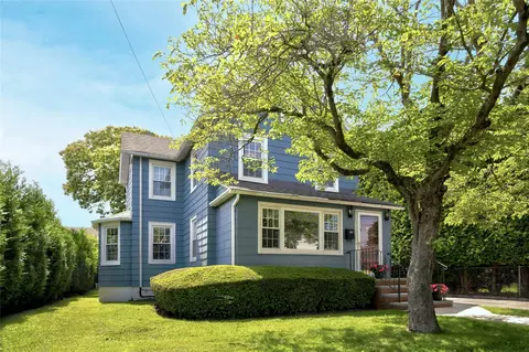 10 Cross St, North Hempstead, NY 11050