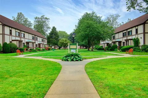 119 Fifteenth #D2, Mineola, NY 11501