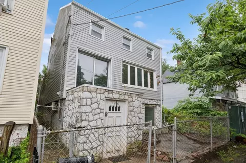 106 Montgomery Ave, Staten Island, NY 10301