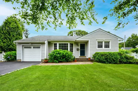 287 4th Ave, Saint James, NY 11780