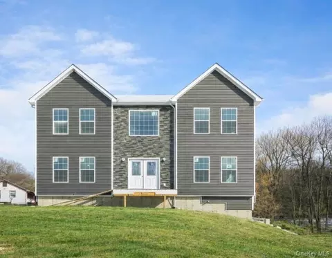 14 Vargas Cir, Stony Point, NY 10980
