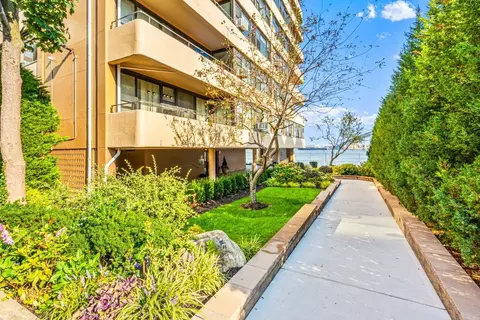 166-41 Powells Cove Blvd #4B, New York, NY 11357