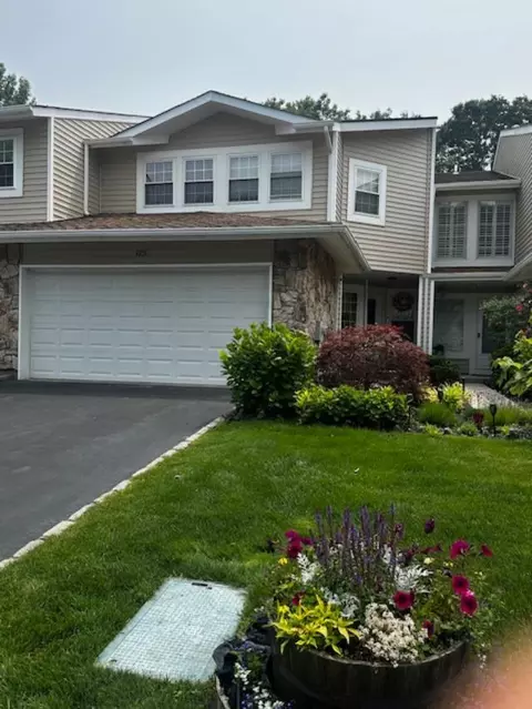 173 Colony Dr, Holbrook, NY 11741