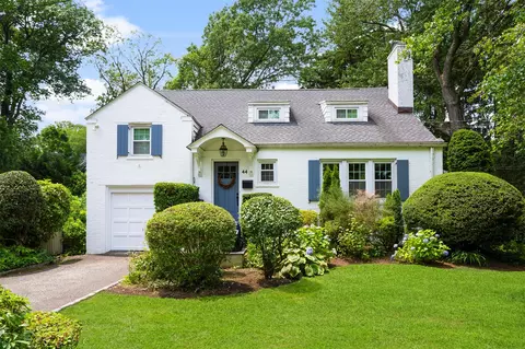 44 Kingsbury Rd, New Rochelle, NY 10804