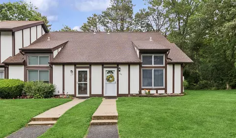 120 Fieldstone Ct, Middle Island, NY 11953