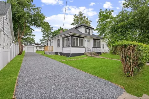 18 Evans Ave, Freeport, NY 11520