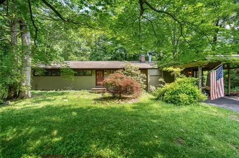 41 Colburn Dr, Poughkeepsie, NY 12603