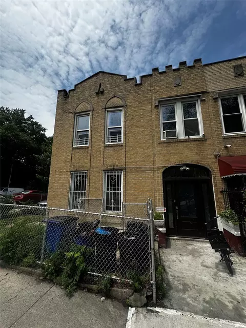 1661 E 172nd St, New York, NY 10472