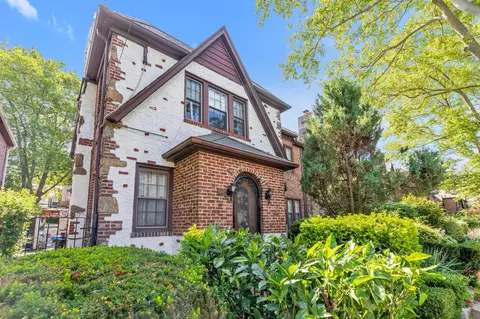 29-21 167th St, Flushing, NY 11358