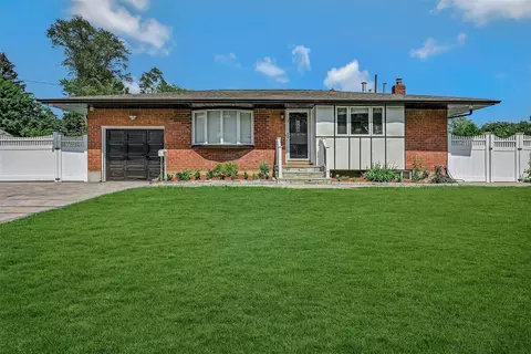2 Janet Ln, Commack, NY 11725 photo 1