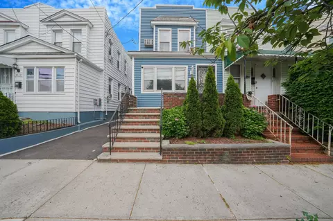 85-61 130 St, New York, NY 11415