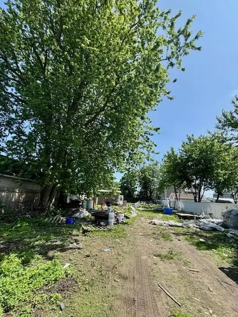 120 E 8th Rd, New York, NY 11693 photo 3