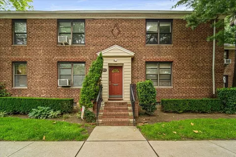 190-05 39th Ave #140, Flushing, NY 11358