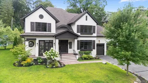 4 Locust Ln, Scarsdale, NY 10583