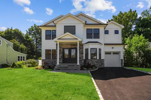 19 Cypress Ave, Bethpage, NY 11714