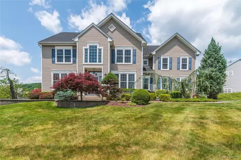 56 Heather Rdg, Highland Mills, NY 10930