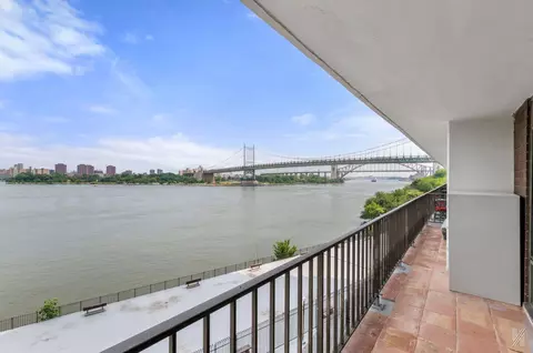 25-40 Shore Blvd #4R, New York, NY 11102
