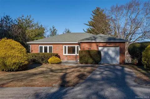 23 Bradley St, Greenburgh, NY 10522