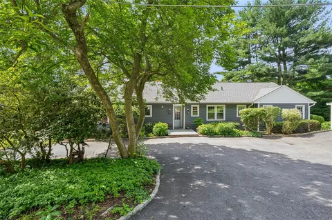 101 W Lake Blvd, Mahopac, NY 10541