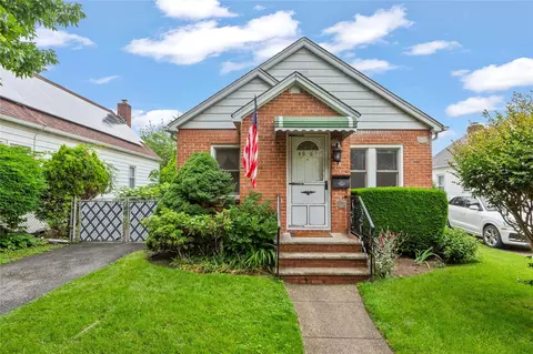 48-67 187th St, New York, NY 11365