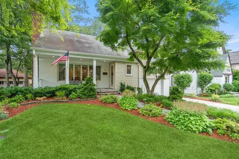 54 Colgate Rd, North Hempstead, NY 11023