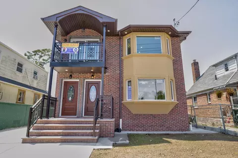 117-18 145 St, Jamaica, NY 11436