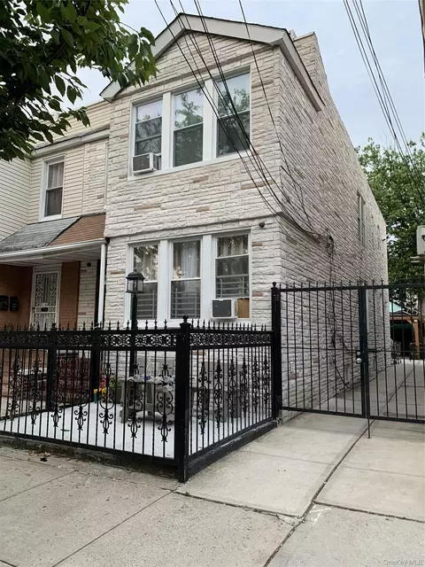 9721 83rd St, New York, NY 11416