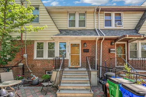 2524 Mickle Ave, New York, NY 10469