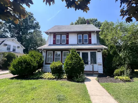 24 Parsons Dr, Hempstead, NY 11550
