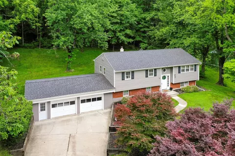 20 Honeymoon Ln, Poughkeepsie, NY 12603