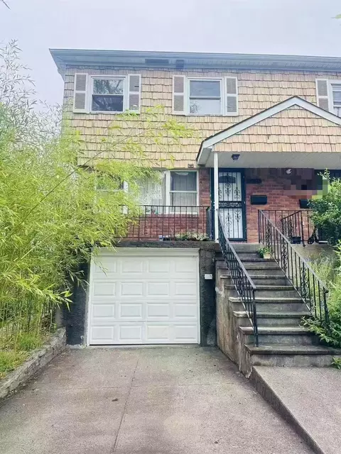 141-31 25th Rd, Flushing, NY 11354