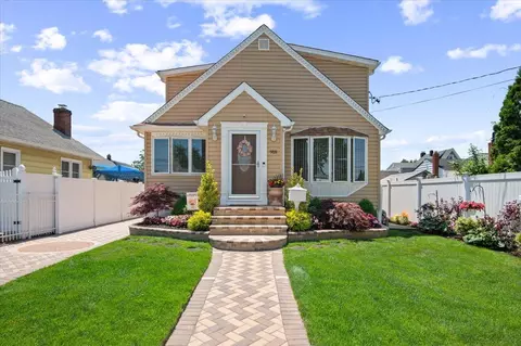 918 Clay St, Baldwin, NY 11510