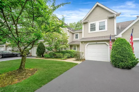 86 Erik Dr, Setauket, NY 11733