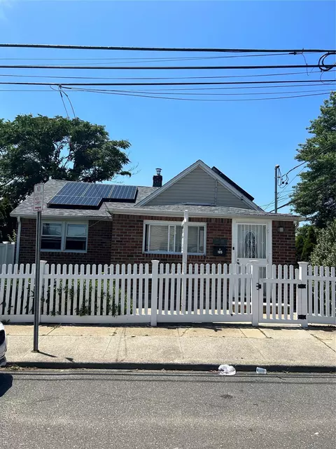 105 Claridge Ave, Elmont, NY 11003