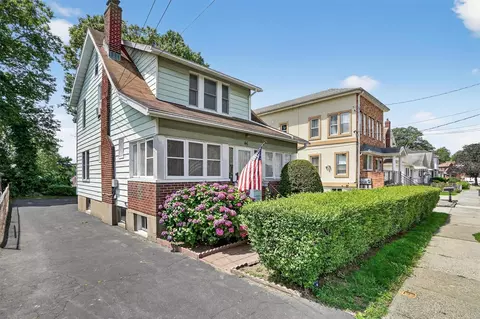 46 Bainton St, Yonkers, NY 10704