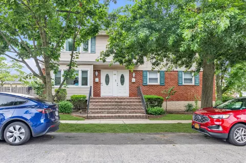 58 W Mineola Ave, Valley Stream, NY 11580