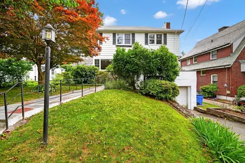 33 Corley St, Yonkers, NY 10701