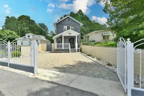 1632 Harding Park, New York, NY 10473
