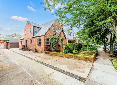 6419 Fitchett St, New York, NY 11374