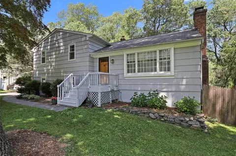 1 Orchard Dr, Lewisboro, NY 10590