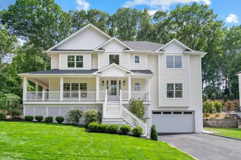 32 Middleville Rd #1, Northport, NY 11768