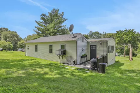 7 Brodie Rd # 17, East Fishkill, NY 12533